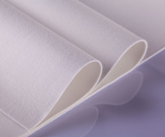 涤纶覆膜针刺毡除尘布袋 (1)